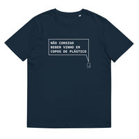 T-shirt unissexo orgânica azul marinho "Não consigo beber vinho em copos de plástico" da marca "Ralhenta"