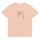 T-shirt unissexo orgânica pêssego com a frase "A vida dói" da marca Ralhenta