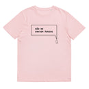 T-shirt unissexo orgânica rosa algodão com a frase "Não me enviem áudios" da marca Ralhenta