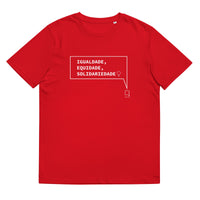 T-shirt unissexo orgânica vermelha com a frase "Igualdade, equidade, solidariedade" da marca Ralhenta